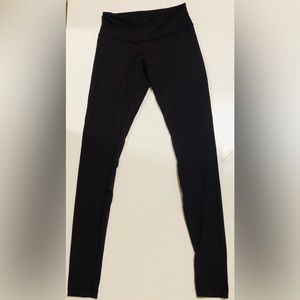 Bordeaux drama wunder unders women’s pants Lululemon size 4